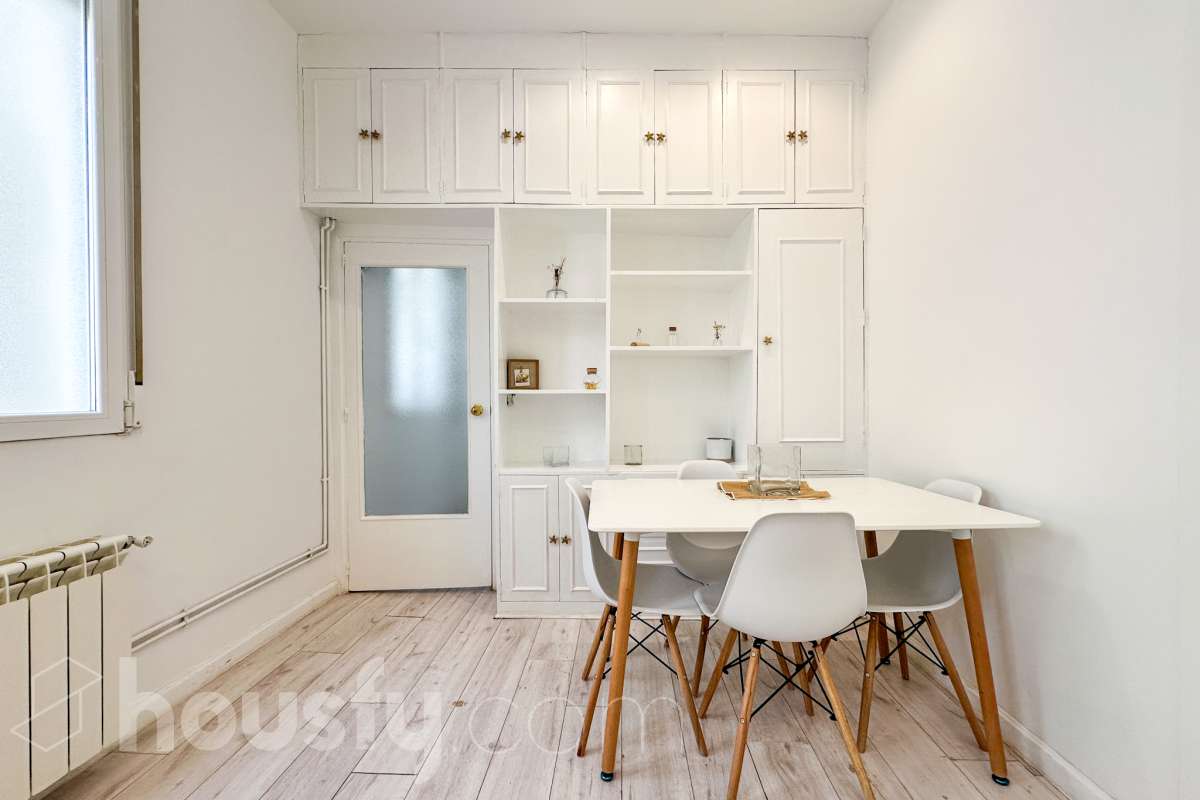 Piso en venta en Cl. San Hermenegildo, Centro, Madrid-2