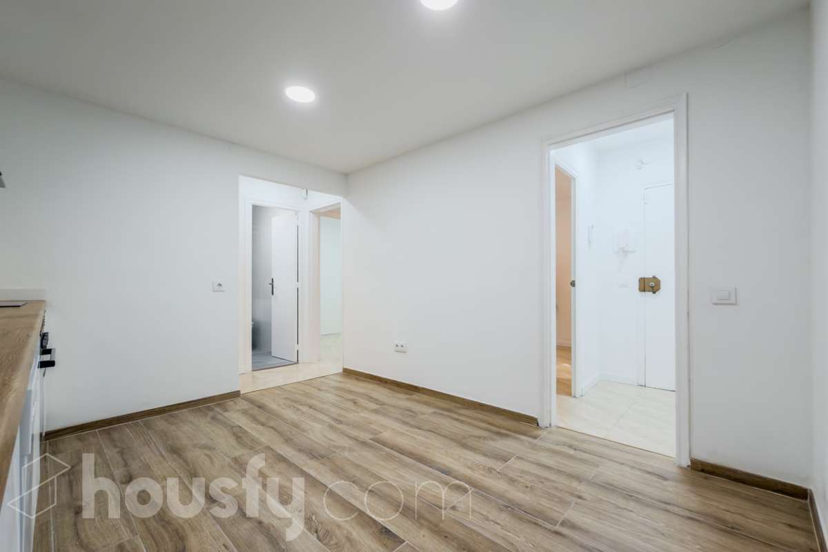 Piso en venta en CL ISAAC PERAL,  Badalona-3