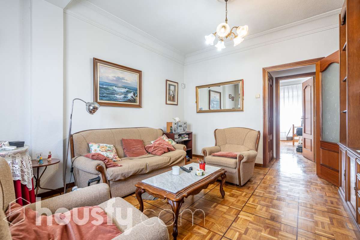 Piso en venta en Cl. Sánchez Preciado, Moncloa, Madrid-2