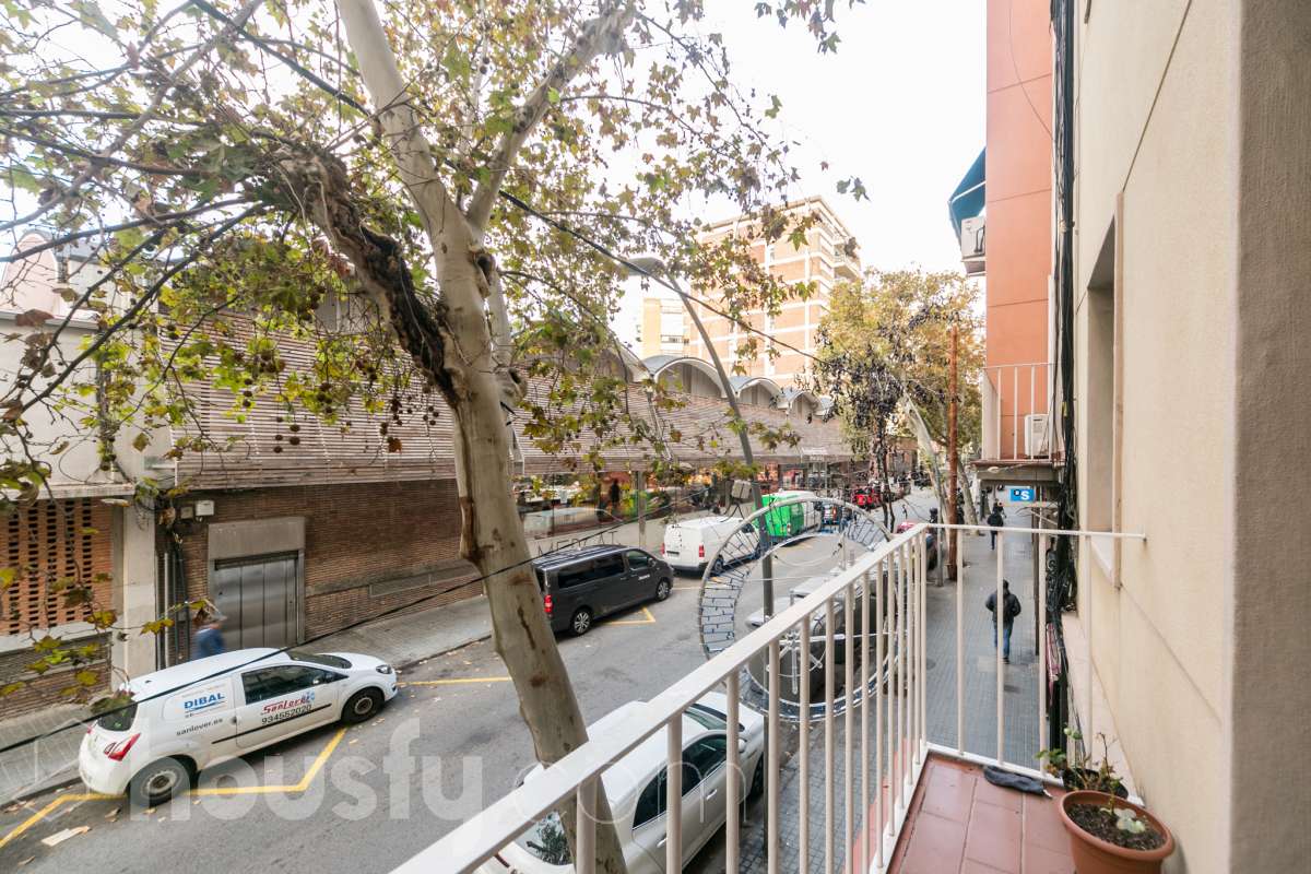Piso en venta en CL SANT ISCLE, Nou Barris, Barcelona-0