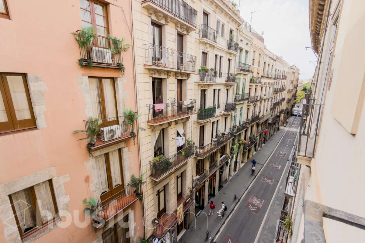 Piso en venta en CL CARME, Ciutat Vella, Barcelona-1