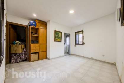 Piso en venta en CL SANT HILARI SACALM, La Salut - Lloreda, Badalona-0