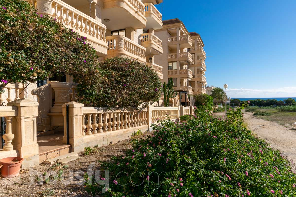 Bajo en venta en UR PLAYA MONCAYO,  Guardamar del Segura-1
