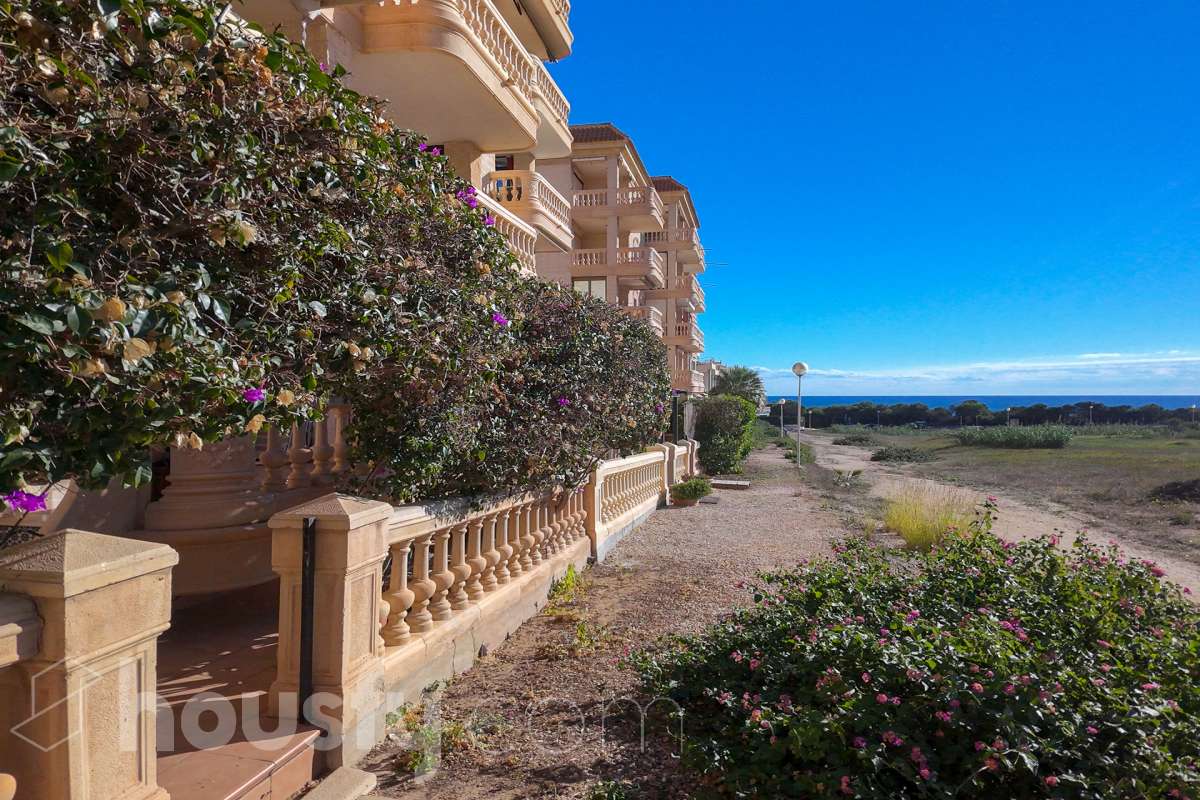 Bajo en venta en UR PLAYA MONCAYO,  Guardamar del Segura-2