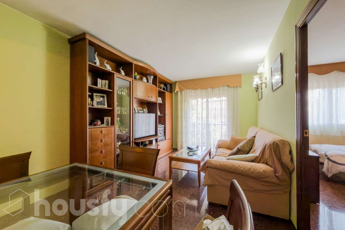 Piso en venta en Carrer Montevideo (Pedrera 11),  Santa Coloma de Gramenet-2