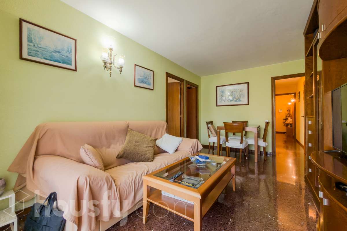 Piso en venta en Carrer Montevideo (Pedrera 11),  Santa Coloma de Gramenet-1