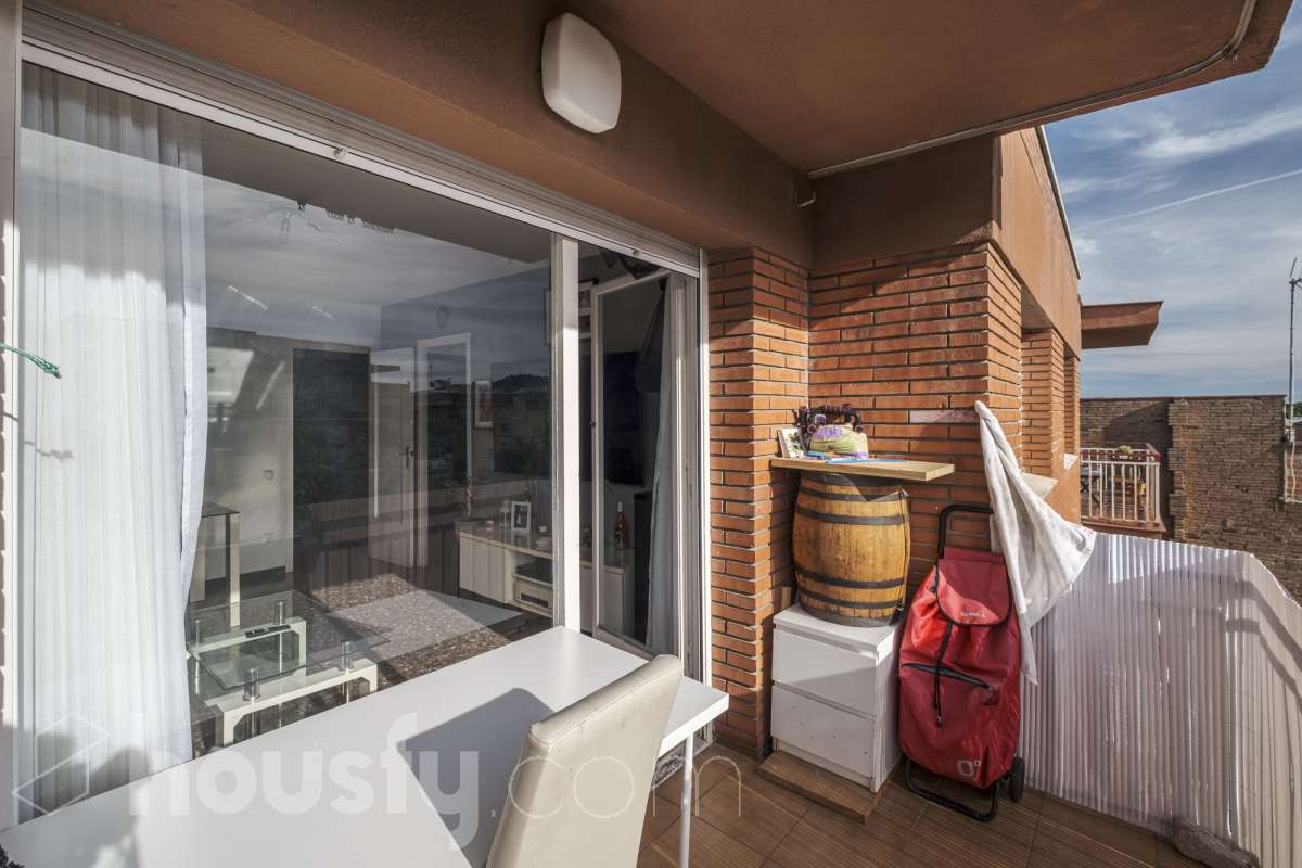Piso en venta en Passeig Universal, Horta Guinardó, Barcelona-1