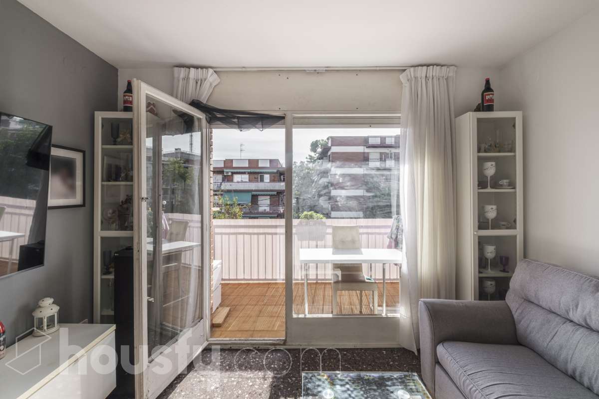 Piso en venta en Passeig Universal, Horta Guinardó, Barcelona-0