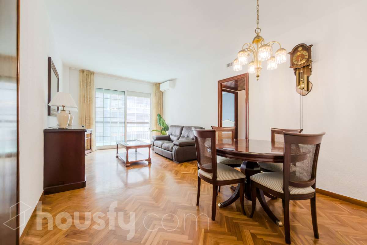 Piso en venta en Carrer de Rocafort, Eixample, Barcelona-1