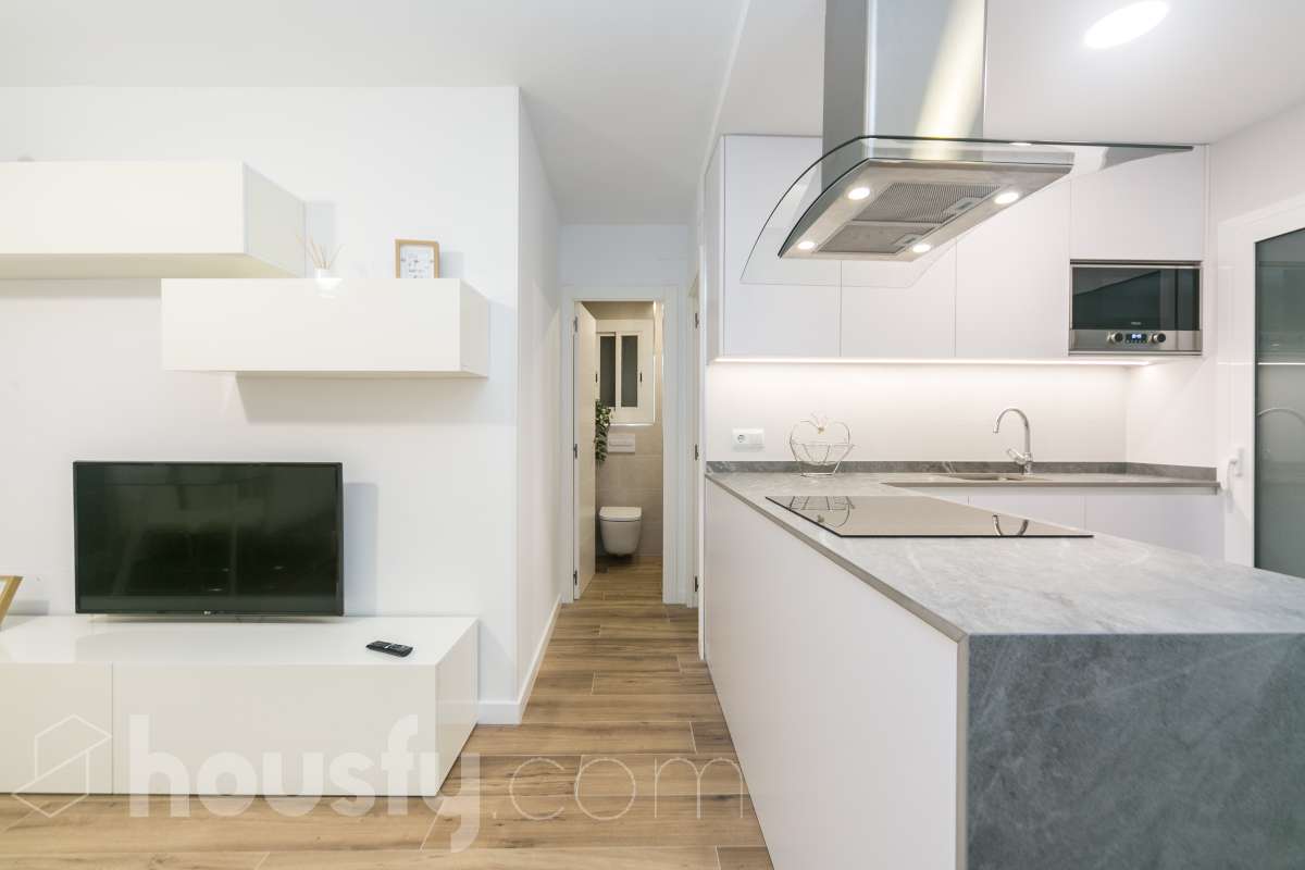 Piso en venta en CL CASALS I CUBERO, Nou Barris, Barcelona-1
