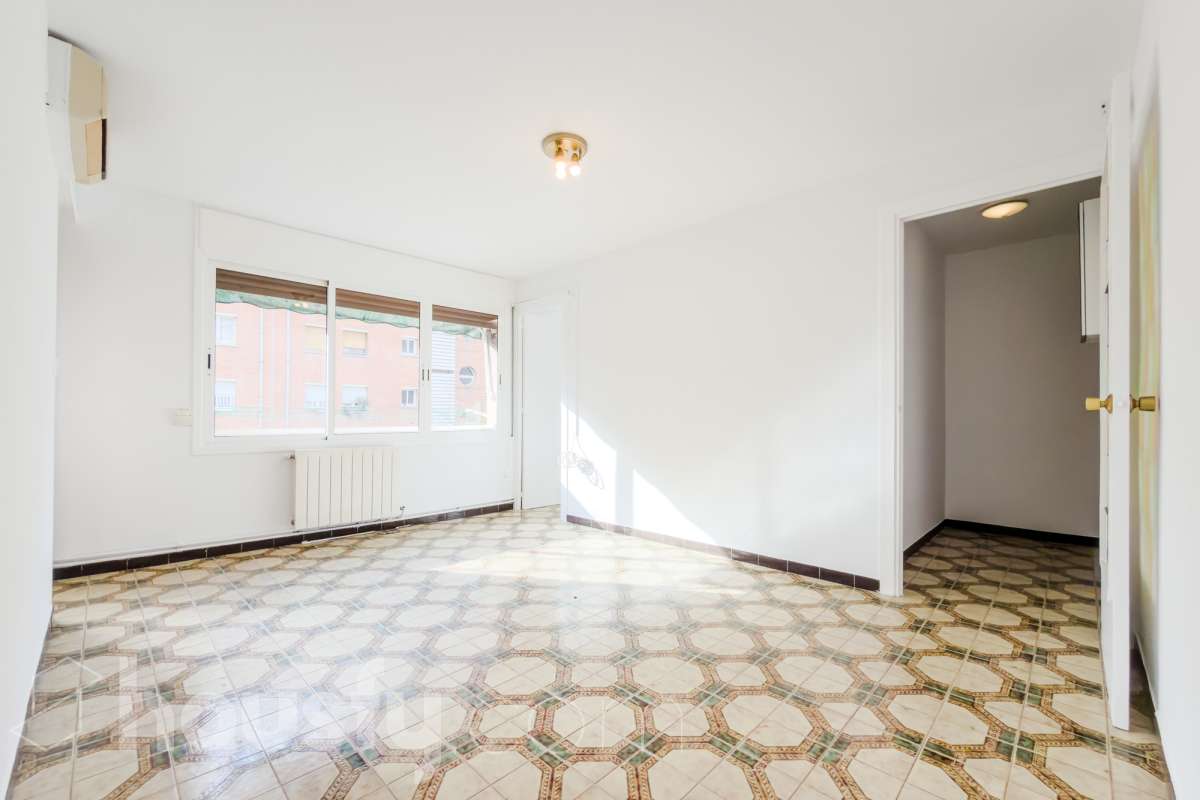 Piso en venta en CL SASSER, Sant Martí, Barcelona-1