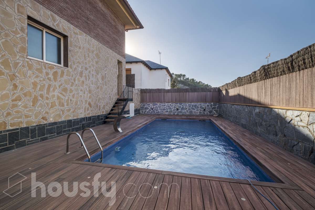 Casa en venta en Carrer Can Rafael,  Cervelló-2