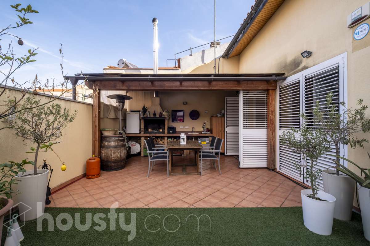 Casa en venta en Carrer de Salvany, La Creu de Barberà - Avinguda - Eixample, Sabadell-0