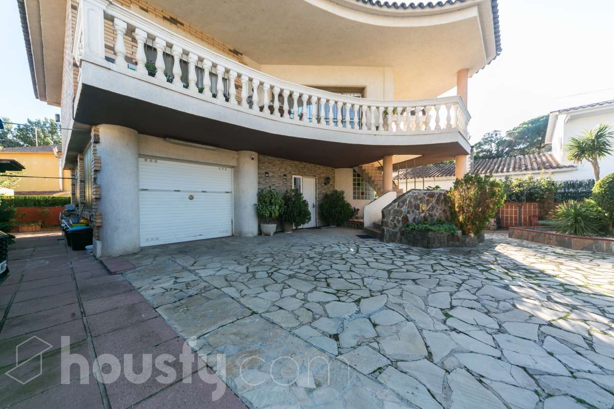 Casa en venta en CL ARAGO,  Santa Eulàlia de Ronçana-2