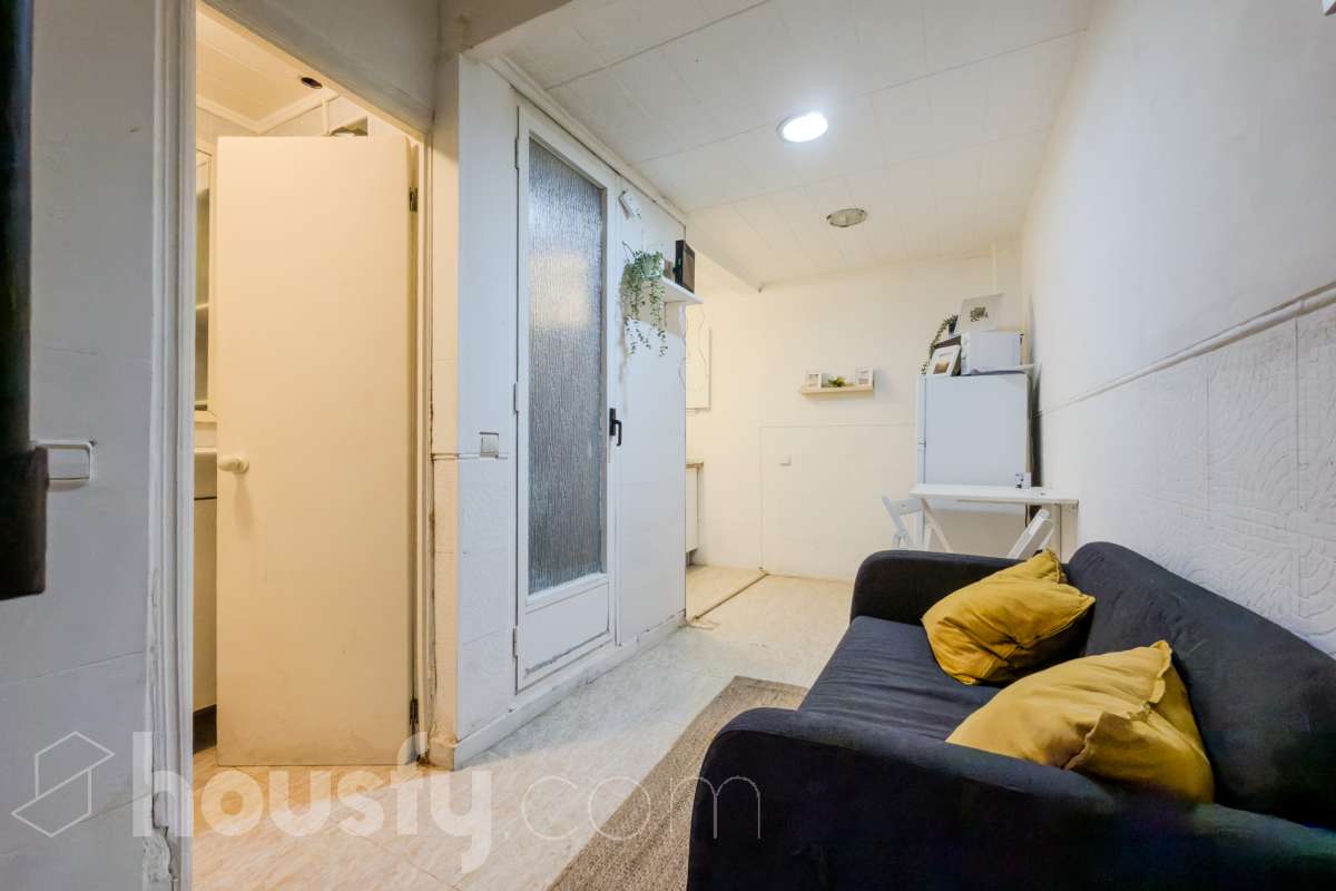 Piso en venta en Carrer de Tapioles, Sants-Montjuïc, Barcelona-1