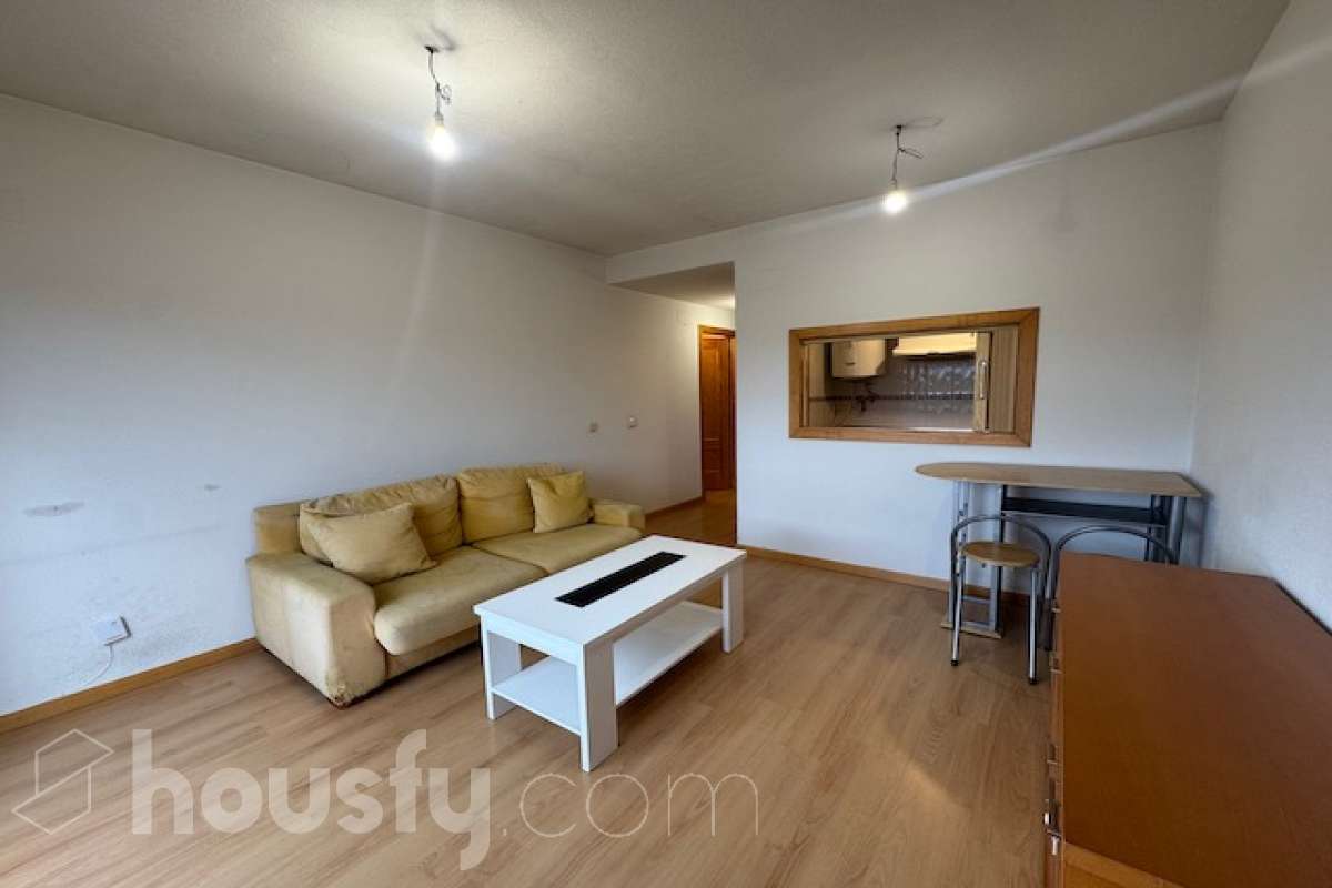 Piso en alquiler en Calle Isla de Lobeira,  Collado Villalba-1