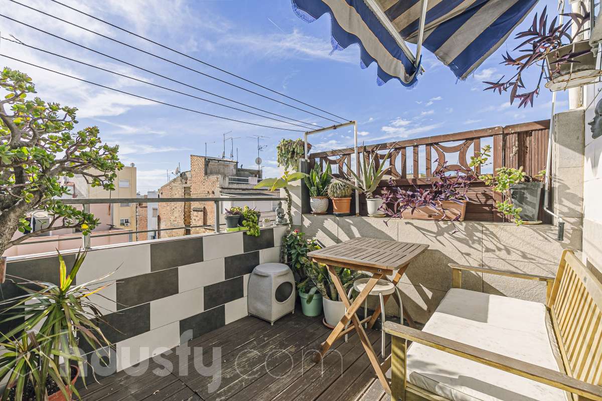 Ático en venta en Carrer d' Amadeu Vives, Can Serra - Pubilla Cases, L'Hospitalet de Llobregat-0