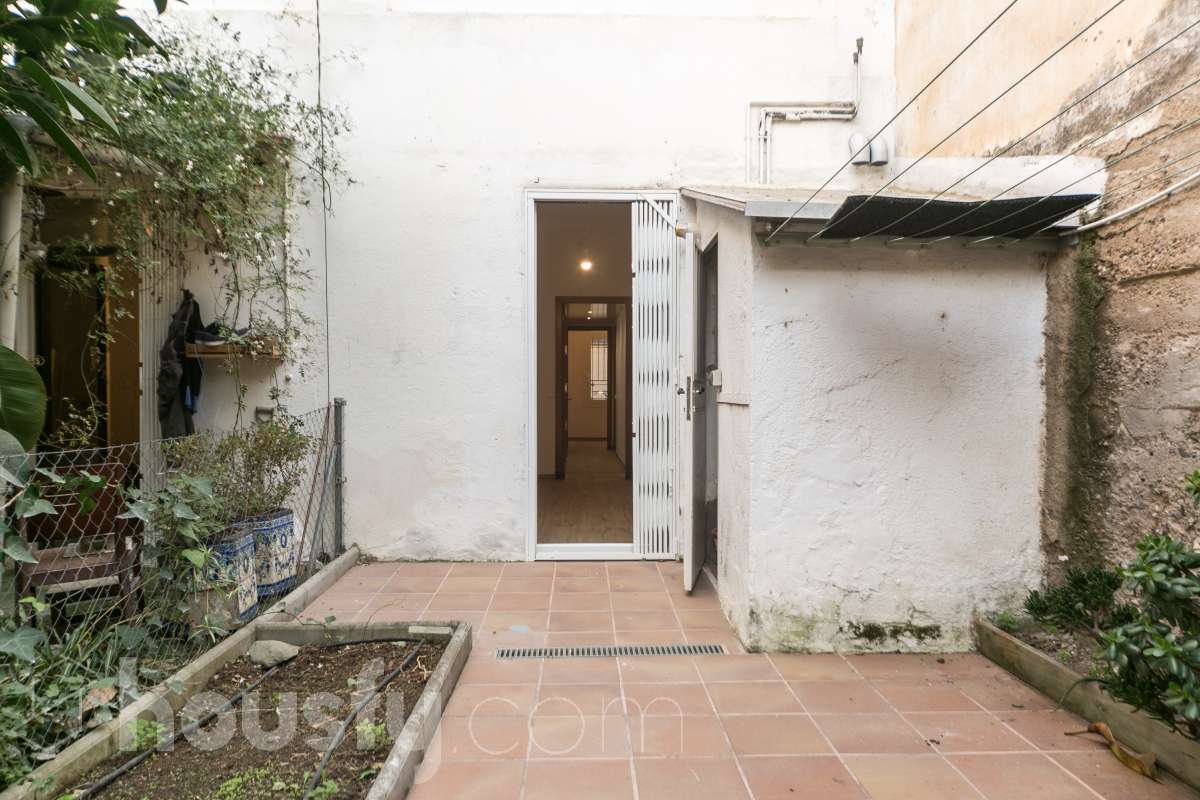 Bajo en venta en CL BERNAT BRANSI, Horta Guinardó, Barcelona-3