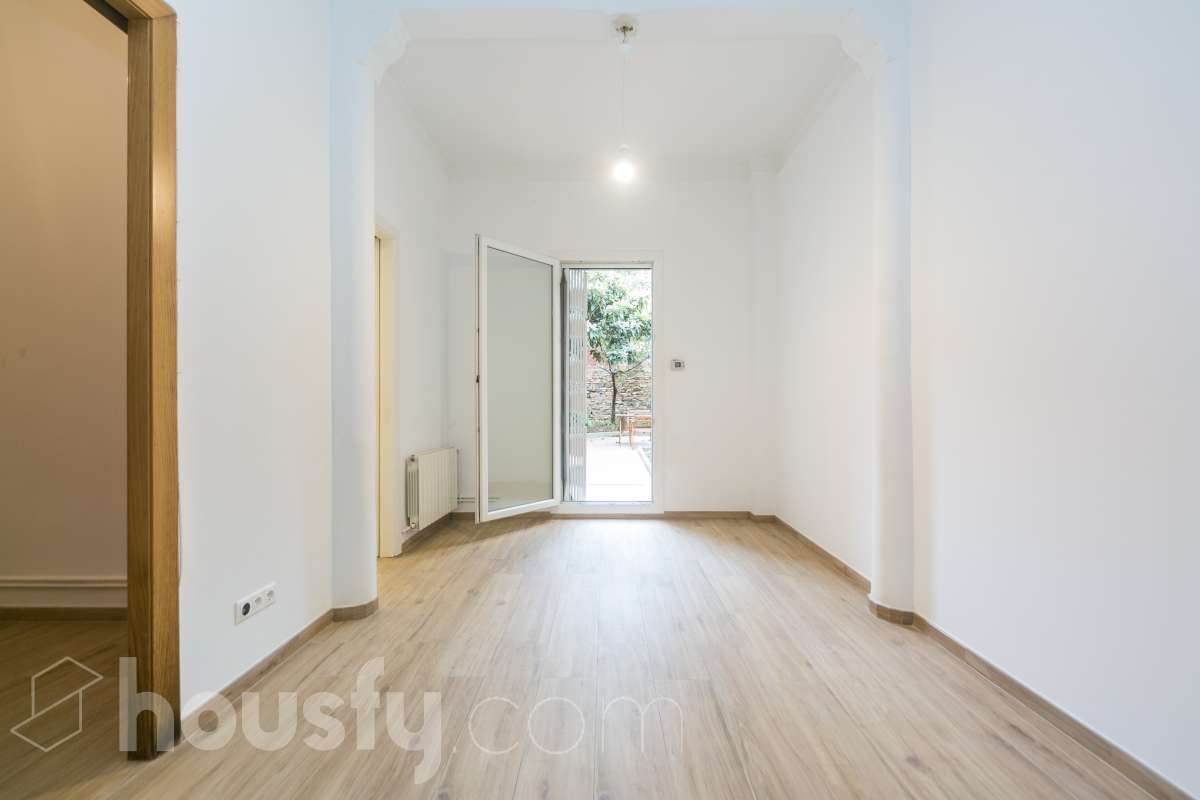 Bajo en venta en CL BERNAT BRANSI, Horta Guinardó, Barcelona-4