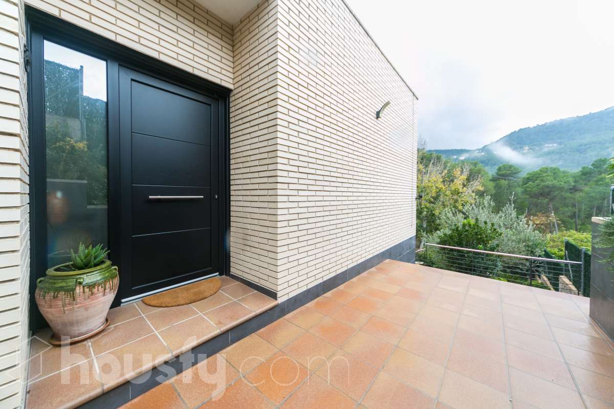 Casa en venta en Carrer de València,  Vallirana-2