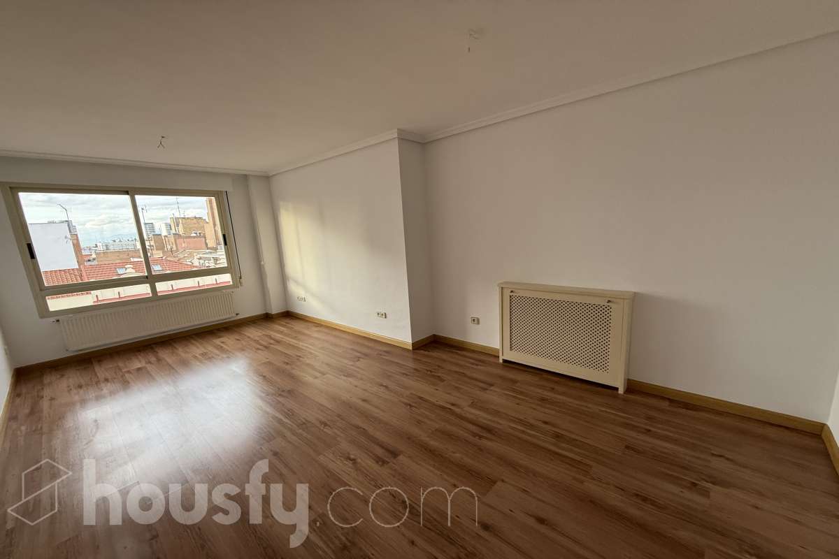 Piso en alquiler en Calle de Bravo Murillo, Tetuán, Madrid-1