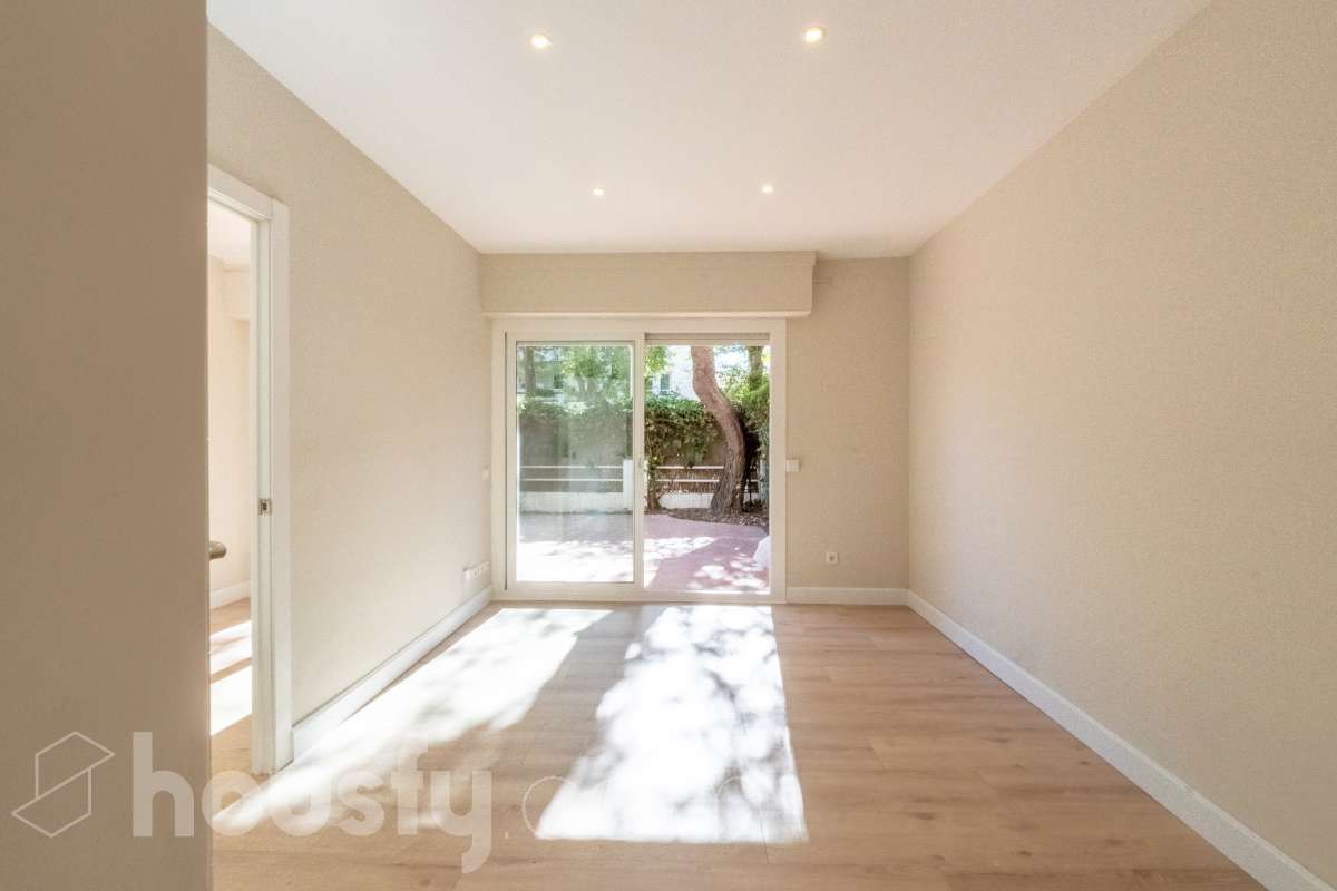 Bajo en venta en Carrer de Ramon Muntaner,  Vilanova i la Geltrú-1