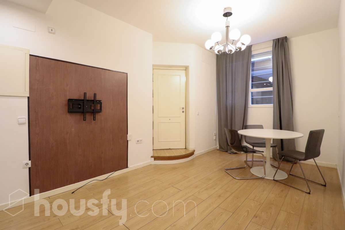 Piso en venta en Calle del Sol, Salamanca, Madrid-0