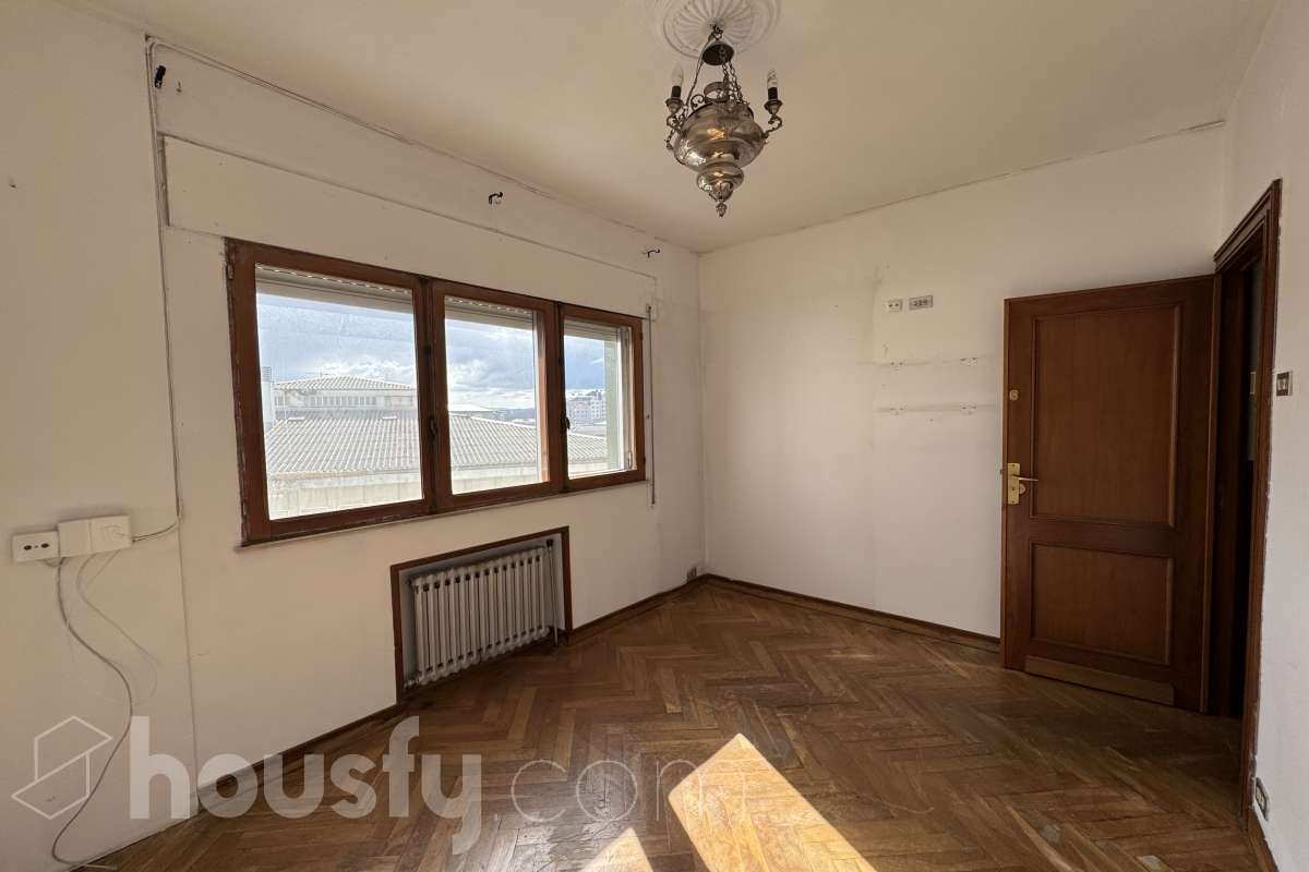 Piso en venta en Avenida Ramón Ferreiro,  Lugo-2