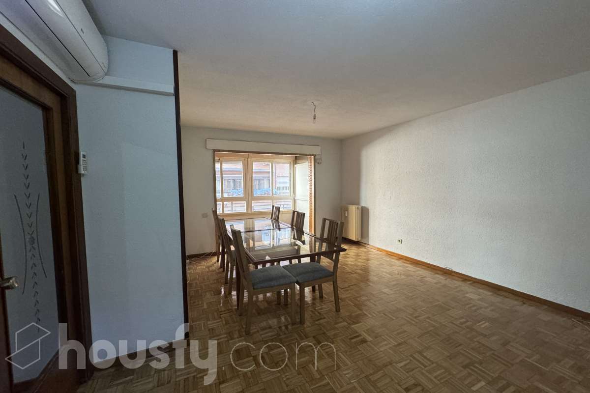 Piso en alquiler en Calle Clavel,  Alcalá de Henares-1