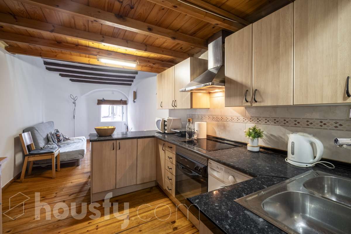 Piso en venta en Carrer dels Jocs Florals, Sants-Montjuïc, Barcelona-0