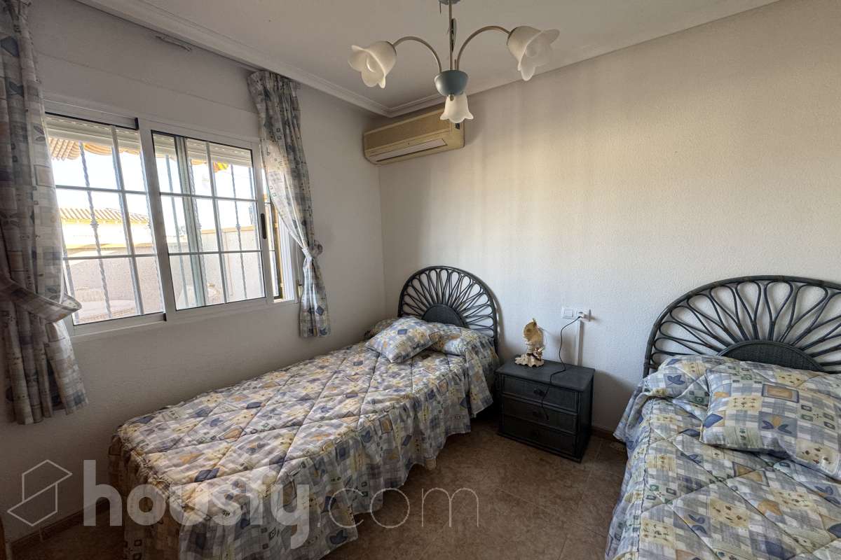 Casa en alquiler en Calle Dulcinea, Nueva Torrevieja - Aguas Nuevas, Torrevieja-2