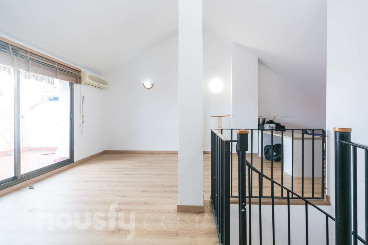 Dúplex en venta en Carrer del Barcelonès,  Cornellà de Llobregat-1