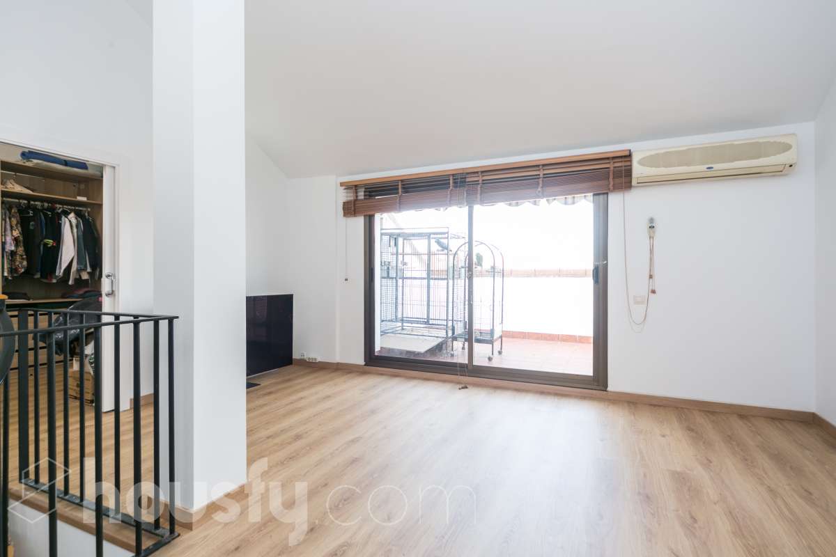 Dúplex en venta en Carrer del Barcelonès,  Cornellà de Llobregat-1