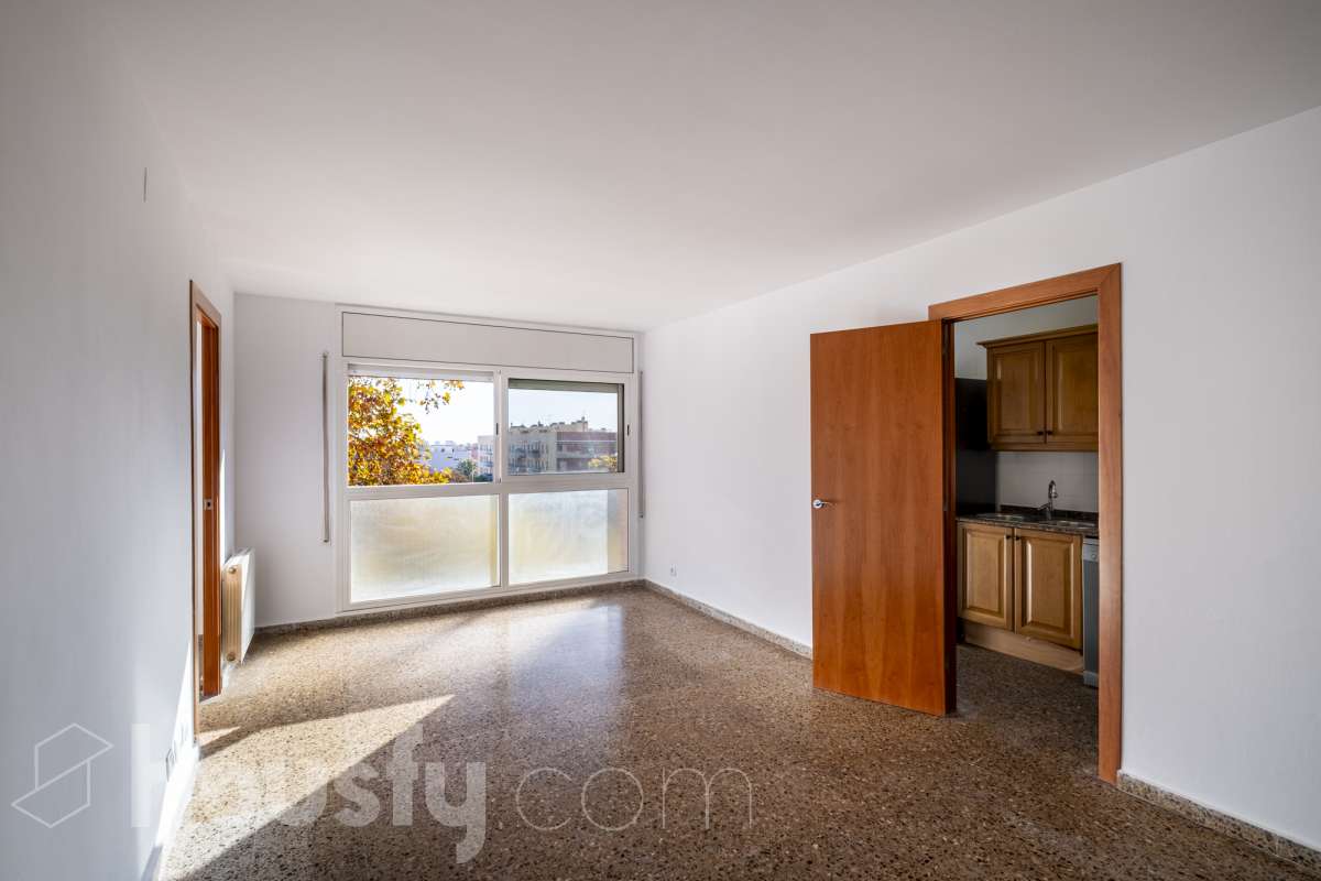 Piso en venta en Carrer Selva, Nou Barris, Barcelona-0