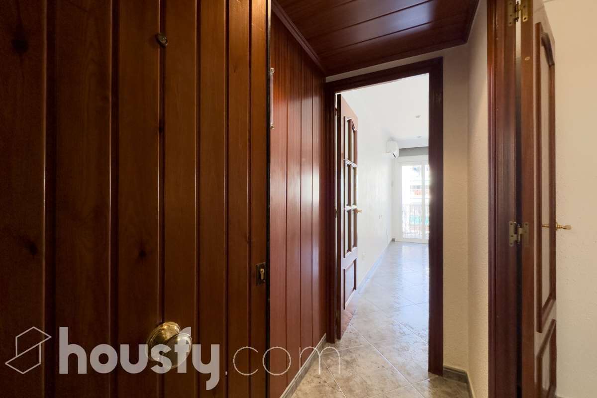 Piso en venta en CL PRAT DE LA RIBA,  Santa Coloma de Gramenet-3