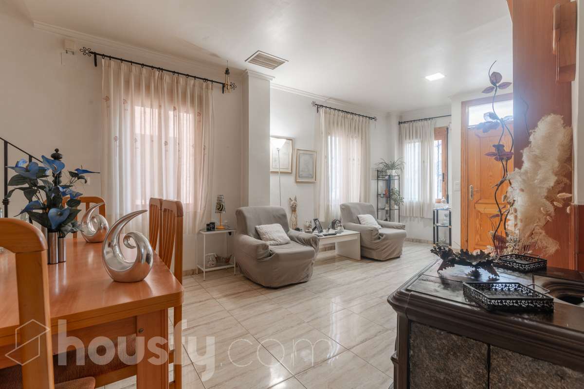 Casa en venta en Plaza Jordi,  Quartell-0