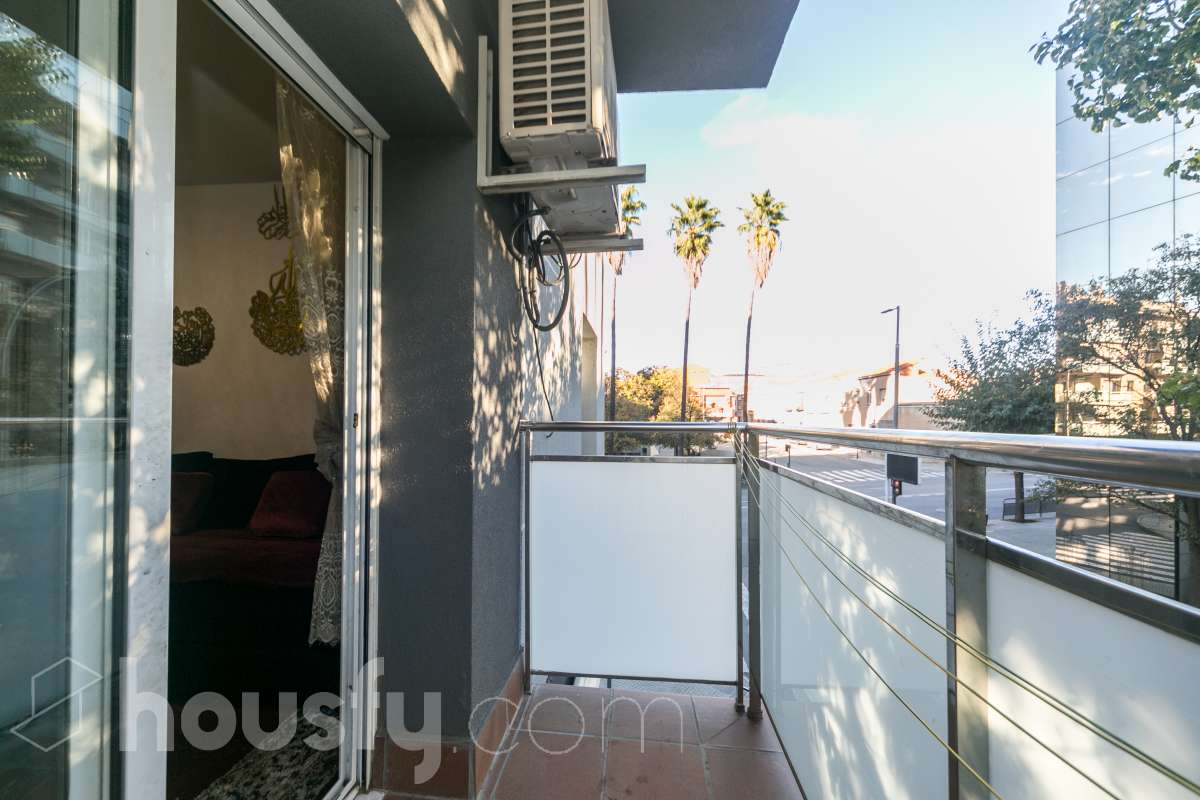 Piso en venta en Carrer ďEdison, Ponent, Terrassa-0