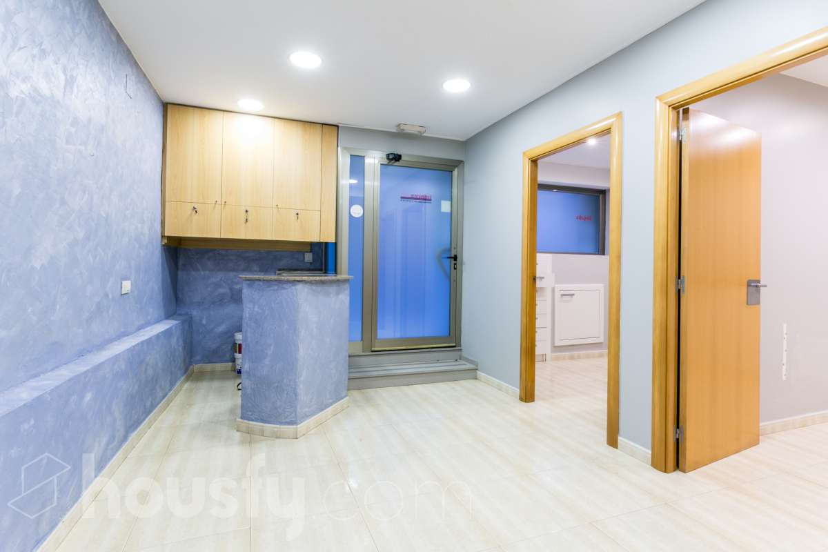 Local en venta en CL LUGO, Horta Guinardó, Barcelona-1