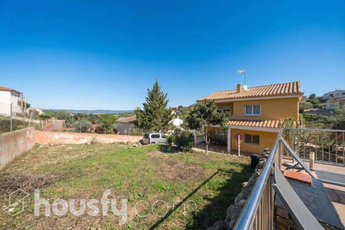 Casa en venta en Carrer de la Figuera,  Olèrdola-1