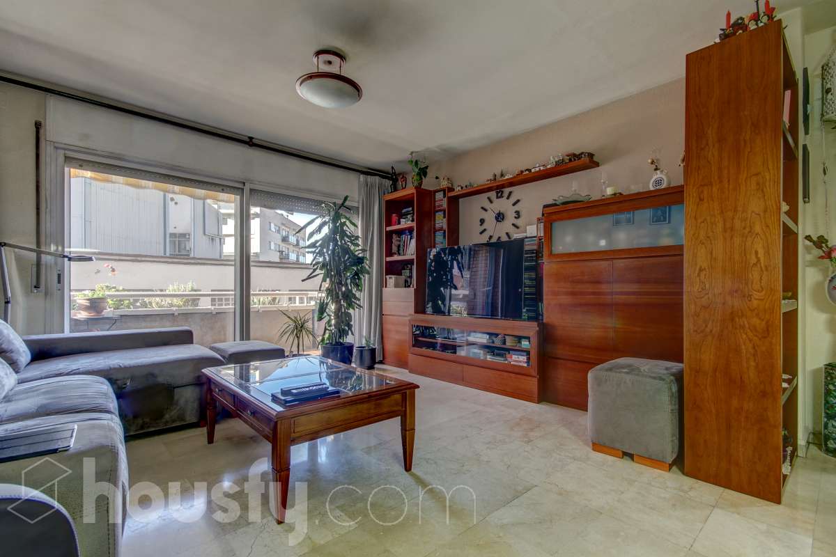 Piso en venta en Carrer de Santa Eulàlia,  Rubí-1
