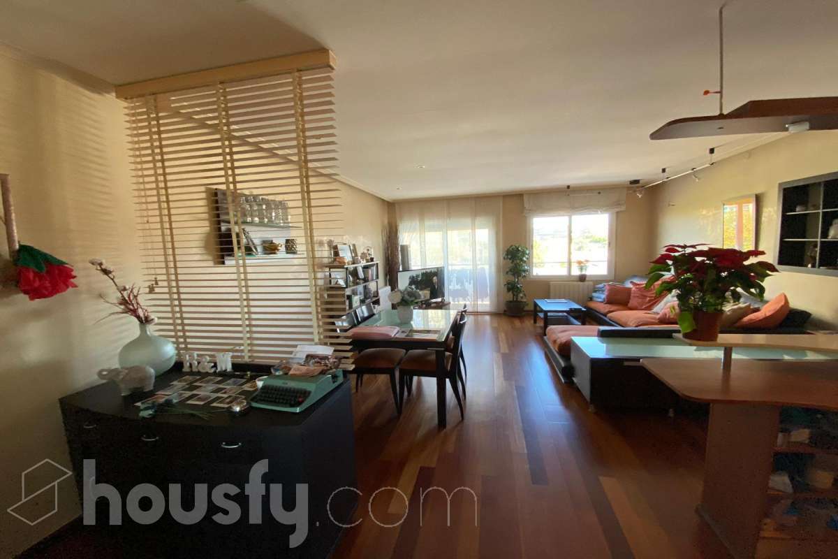 Piso en alquiler en Carrer de l'Alegria,  Esplugues de Llobregat-0