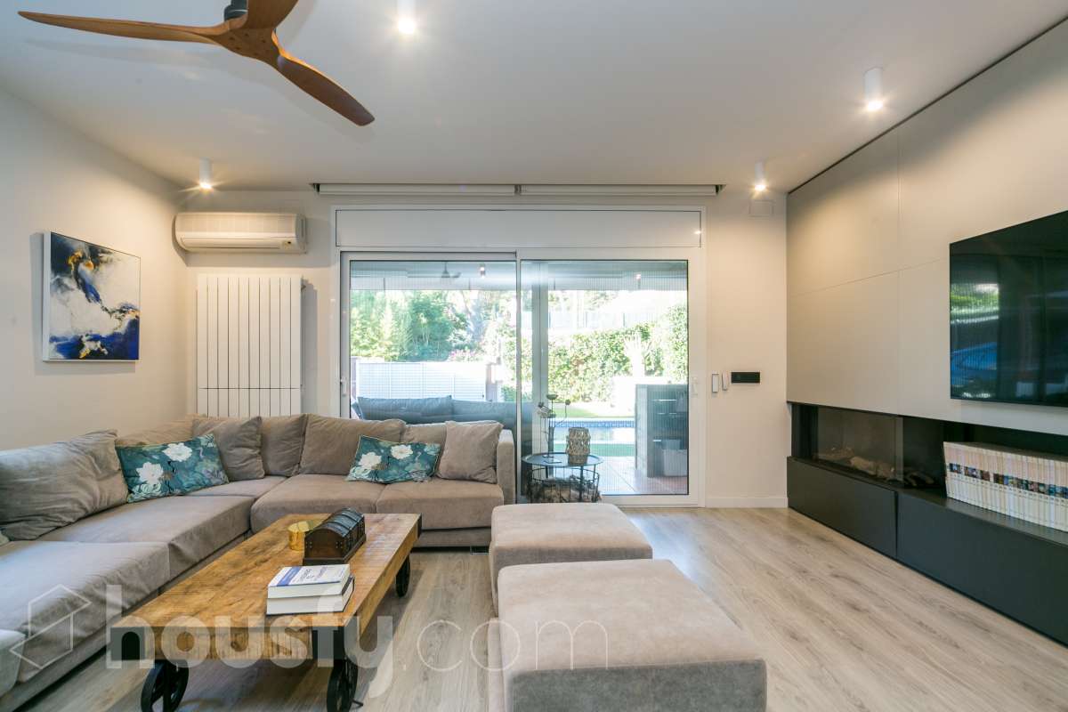 Casa en venta en Avinguda,  Castelldefels-4