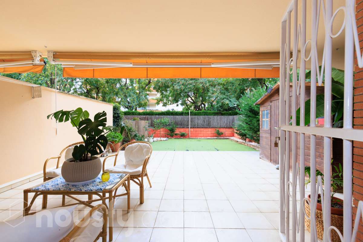 Bajo en venta en Carrer Ametlla de Mar,  Salou-1