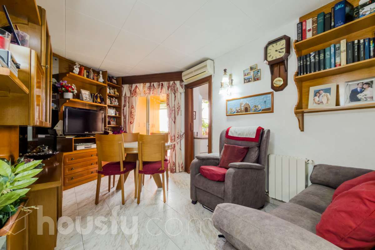 Piso en venta en CL MOSSEN CAMIL ROSELL,  Santa Coloma de Gramenet-0