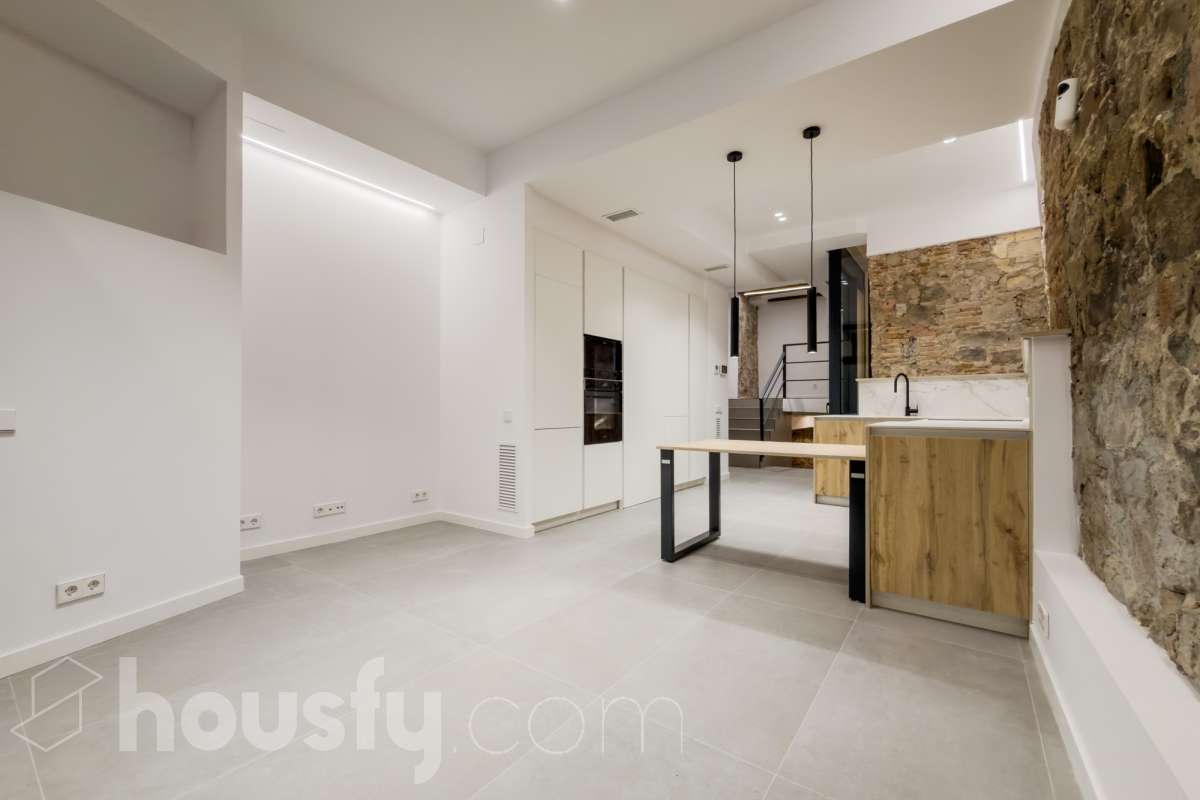 Piso en venta en Carrer d'en Roca, Ciutat Vella, Barcelona-0