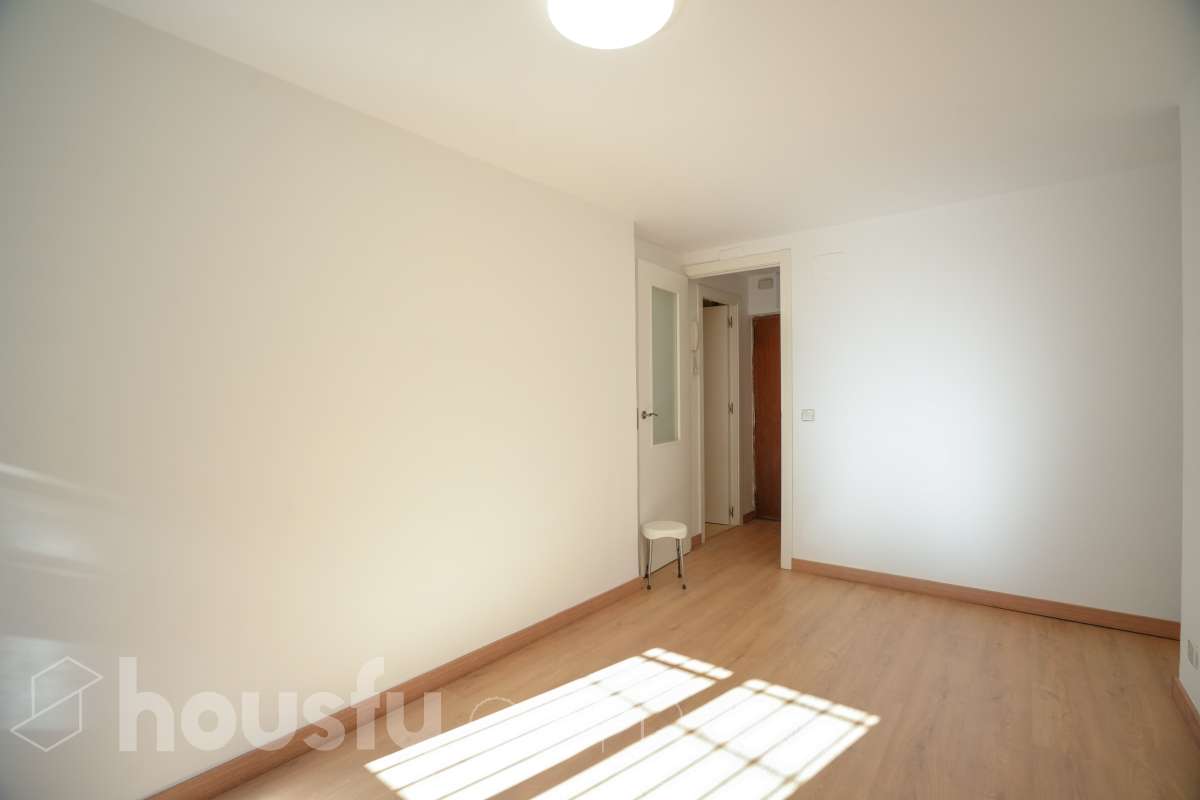 Piso en venta en Cl Resineria, San Blas, Madrid-0