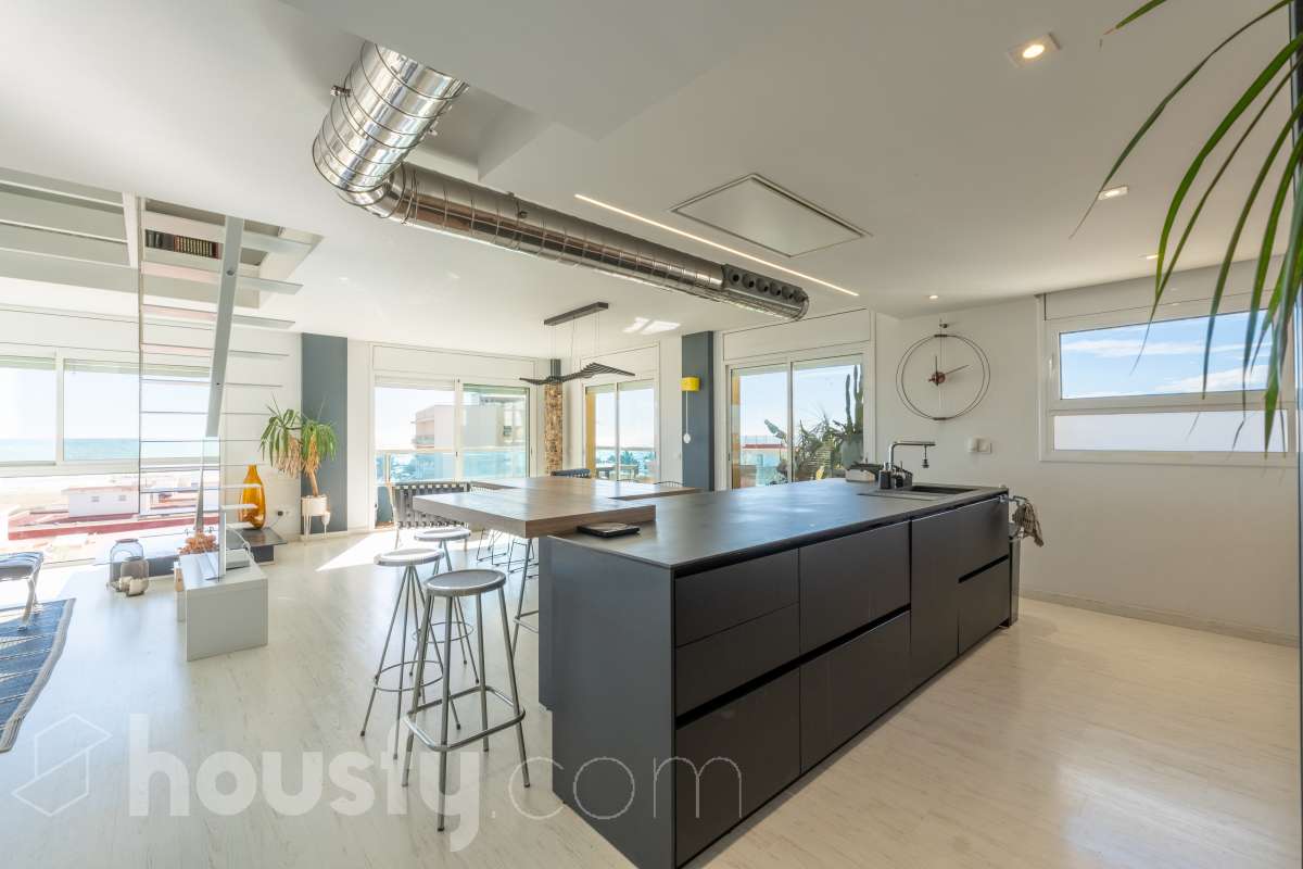 Piso en venta en CL ALEXANDRE DE CABANYES,  Vilanova i la Geltrú-0