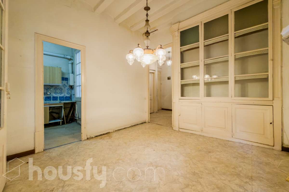 Piso en venta en CL ABAIXADORS, Ciutat Vella, Barcelona-1