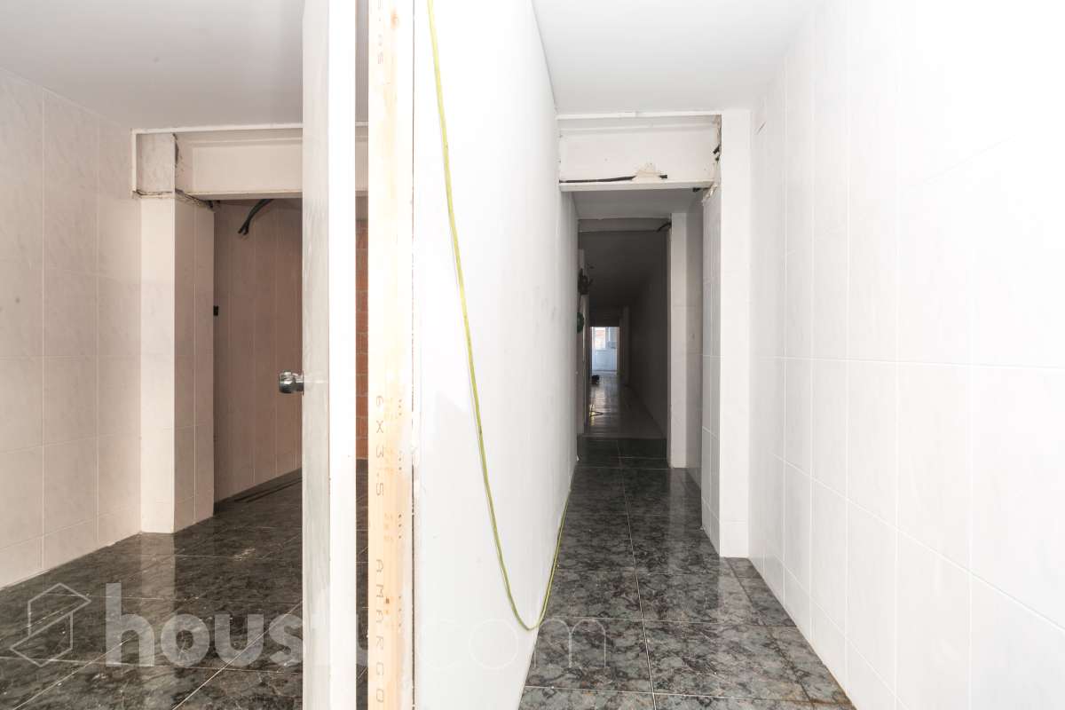 Local en venta en CL CAMPOAMOR,,  Cornellà de Llobregat-4