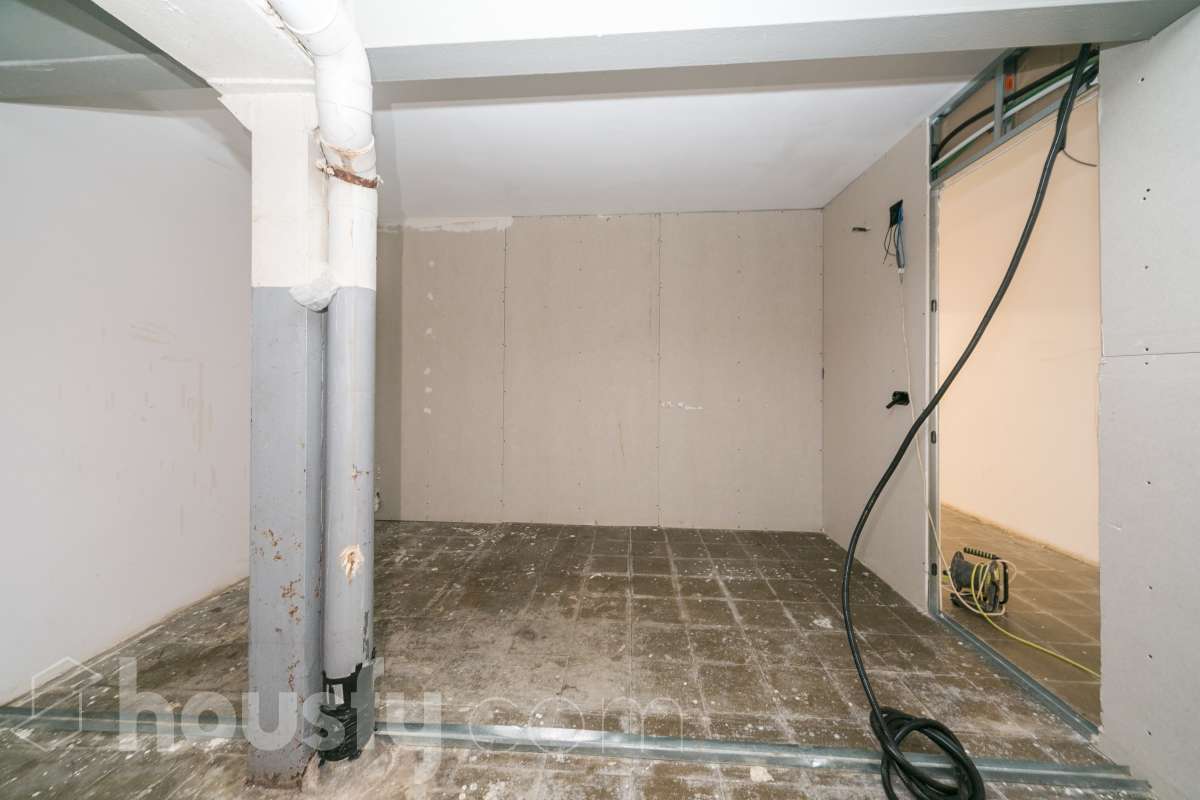 Local en venta en CL CAMPOAMOR,,  Cornellà de Llobregat-0